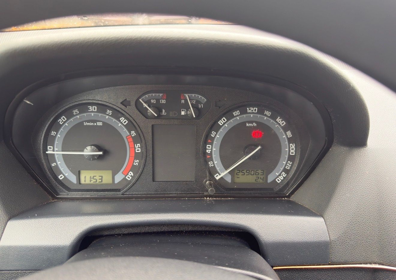 Coche familiar Skoda Fabia Combi Cool Edition: foto 12 Coche familiar Skoda Fabia Combi Cool Edition: foto 12