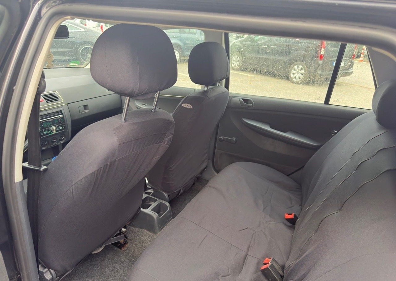 Coche familiar Skoda Fabia Combi Cool Edition: foto 8 Coche familiar Skoda Fabia Combi Cool Edition: foto 8