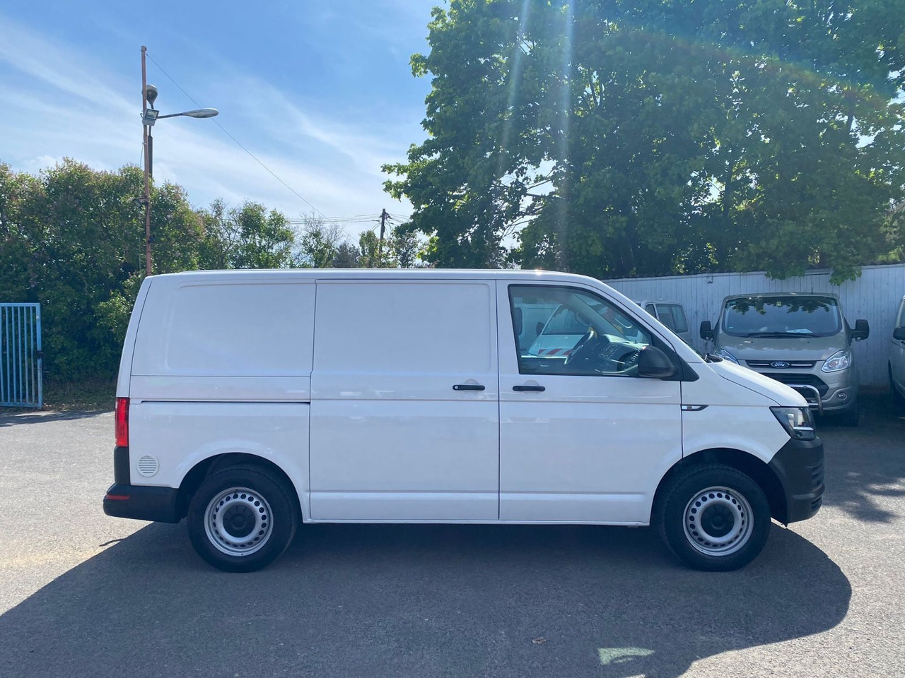 Volkswagen T6 Transporter Kasten-Kombi Kasten EcoProfi - Furgoneta pequeña: foto 3 Volkswagen T6 Transporter Kasten-Kombi Kasten EcoProfi - Furgoneta pequeña: foto 3