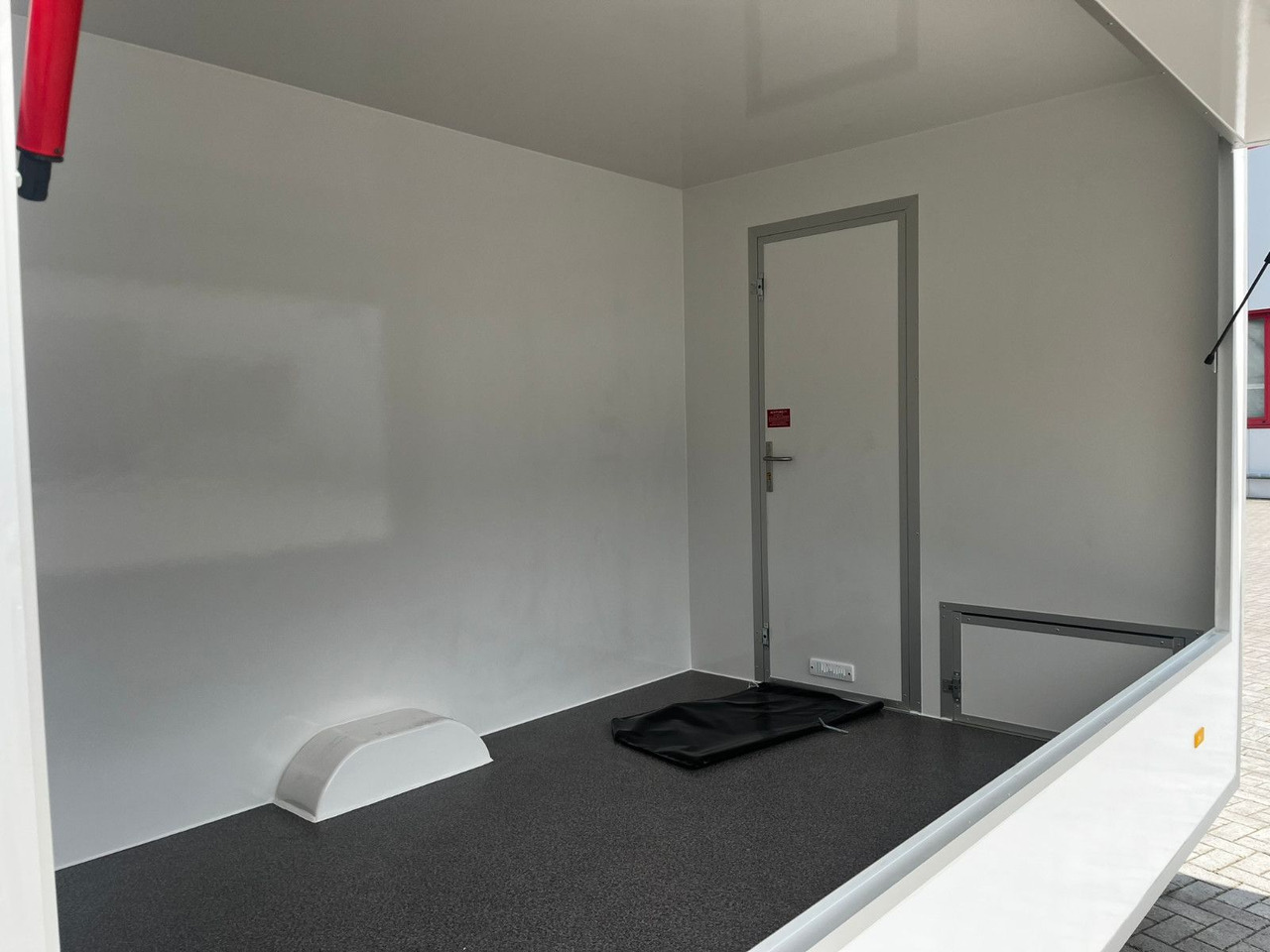 Esselmann Sandwichanhänger Verkaufsanhänger leer - Remolque venta ambulante: foto 4 Esselmann Sandwichanhänger Verkaufsanhänger leer - Remolque venta ambulante: foto 4