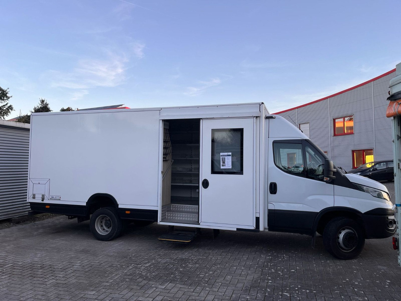 Iveco Daily SB Mobil - Furgoneta caja cerrada: foto 1 Iveco Daily SB Mobil - Furgoneta caja cerrada: foto 1