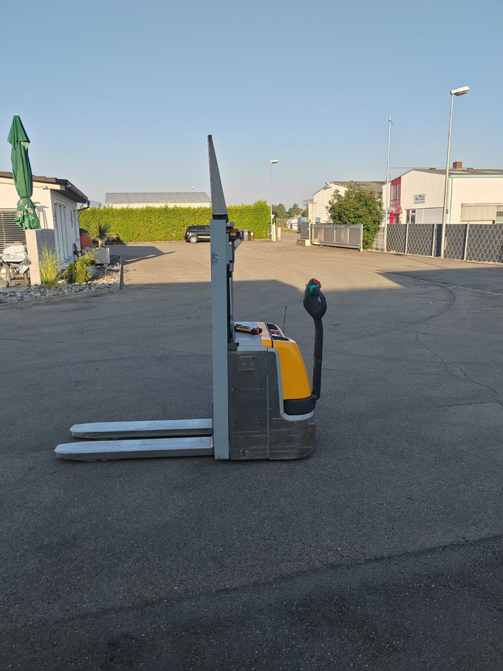 Apilador Jungheinrich EJC 112z/ remote control/ acid protect/ initial/ 511h: foto 9