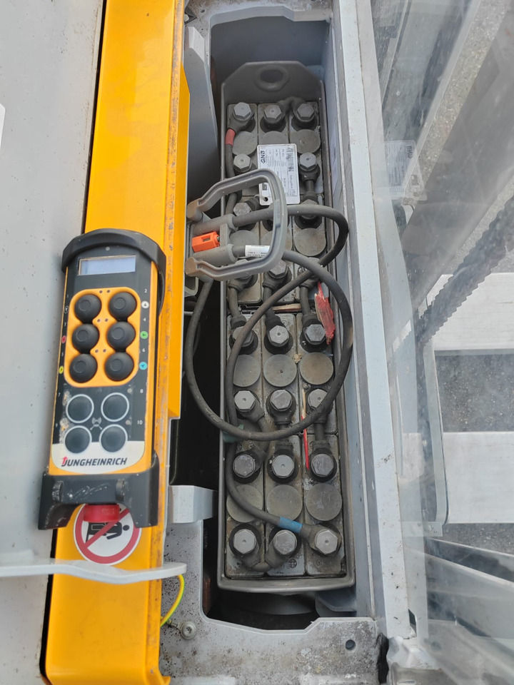 Apilador Jungheinrich EJC 112z/ remote control/ acid protect/ initial/ 511h: foto 13