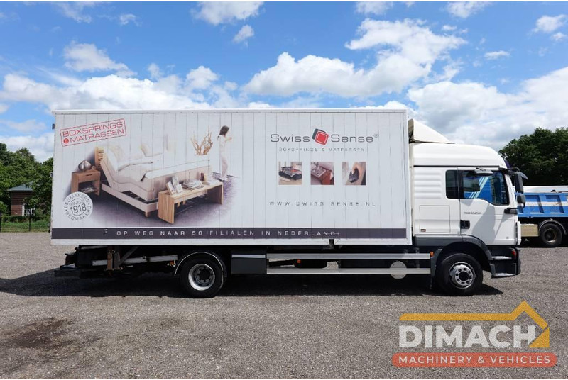 MAN TGM 12.290 wissellaadbak laadklep -loadlift MAN TGM met renova wissel laaldbak systeem ( BDF ) airco TOP !!verhuiswagen - Camión caja cerrada: foto 2 MAN TGM 12.290 wissellaadbak laadklep -loadlift MAN TGM met renova wissel laaldbak systeem ( BDF ) airco TOP !!verhuiswagen - Camión caja cerrada: foto 2