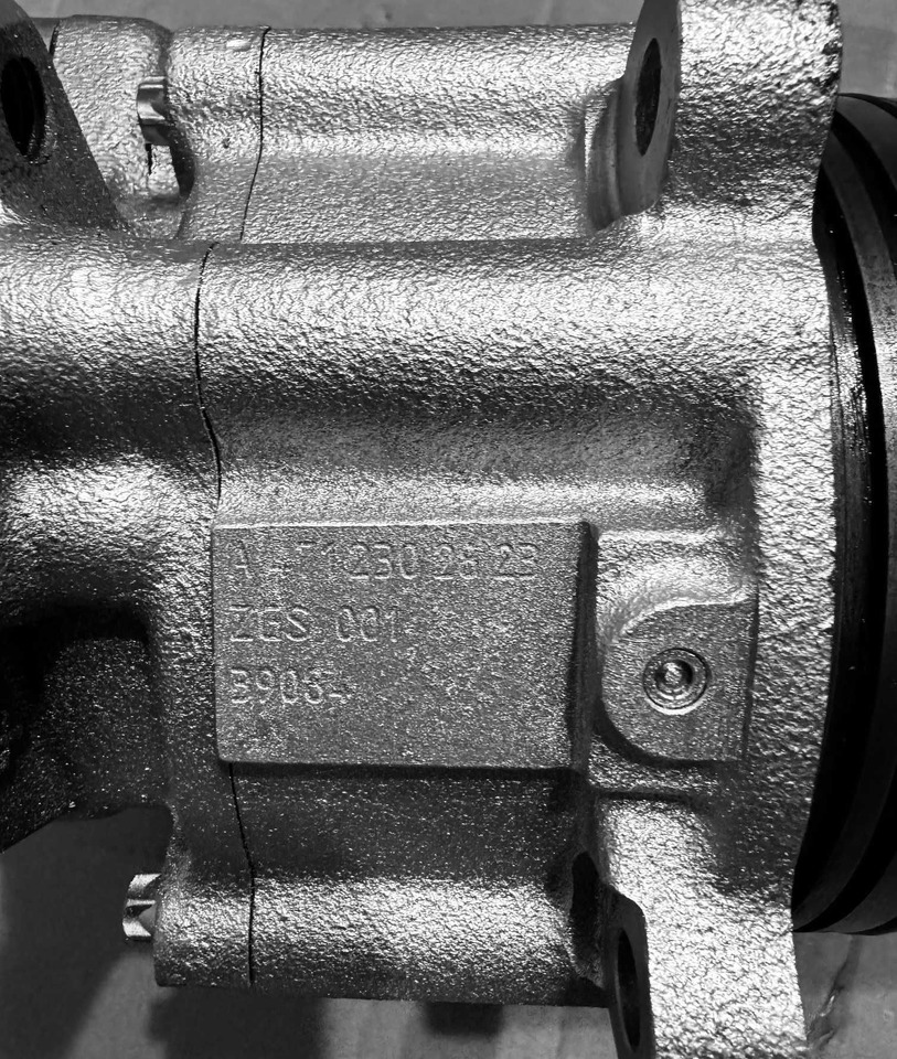 Mercedes PRZYSTAWKA odbioru mocy PTO pompy hydrauliki Setra Class 470 - Bomba hidráulica para Camión: foto 5 Mercedes PRZYSTAWKA odbioru mocy PTO pompy hydrauliki Setra Class 470 - Bomba hidráulica para Camión: foto 5