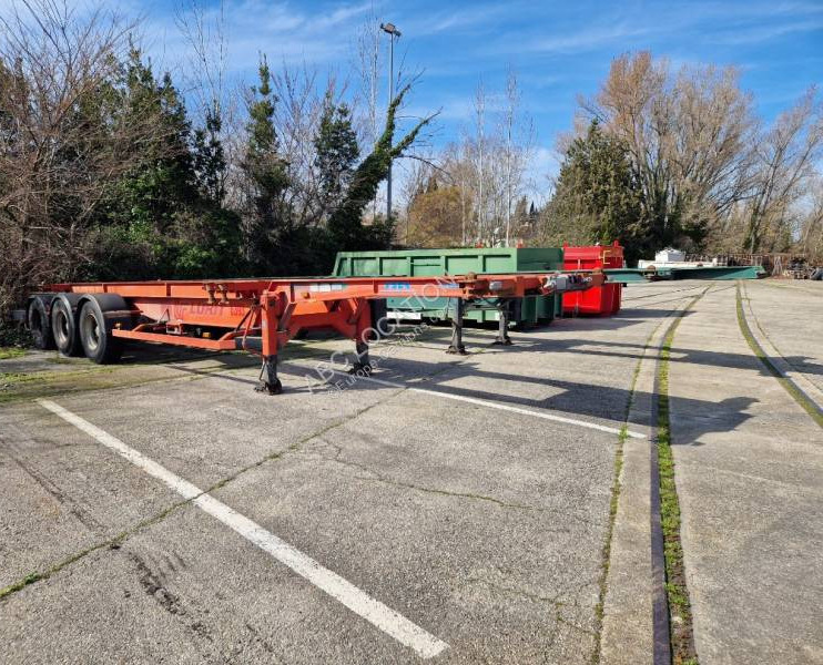 Fruehauf - Semirremolque portacontenedore/ Intercambiable: foto 1 Fruehauf - Semirremolque portacontenedore/ Intercambiable: foto 1