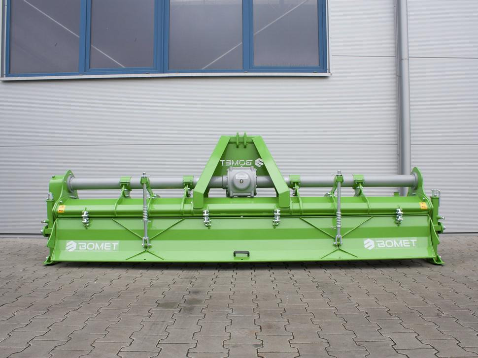 Bomet Bodenfräsen / Rotary tiller / Rotavator / Vangatrice / Desgarrador / Роторный культиватор / Glebogryzarka 3 m - Rotocultivador: foto 3 Bomet Bodenfräsen / Rotary tiller / Rotavator / Vangatrice / Desgarrador / Роторный культиватор / Glebogryzarka 3 m - Rotocultivador: foto 3