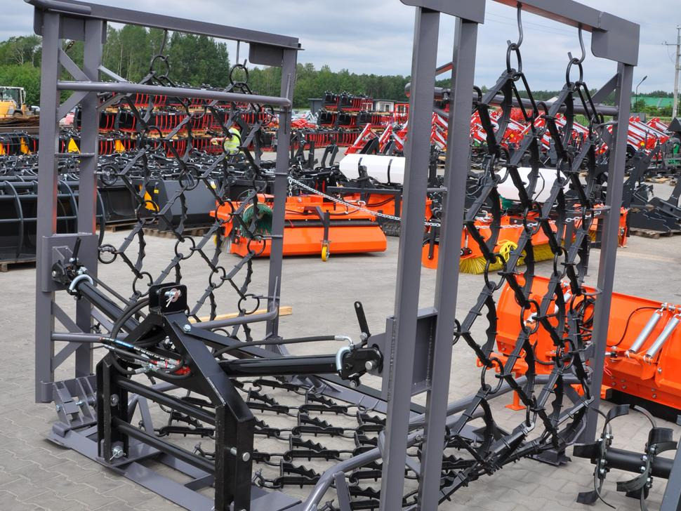 Metal-Technik Wiesenegge / Meadow harrow / Herse de prairie / Strigliatrice / Lanza de prado / Полевая волокуша / Włóka łąkowa 6 m - Rastra de cadenas: foto 3 Metal-Technik Wiesenegge / Meadow harrow / Herse de prairie / Strigliatrice / Lanza de prado / Полевая волокуша / Włóka łąkowa 6 m - Rastra de cadenas: foto 3