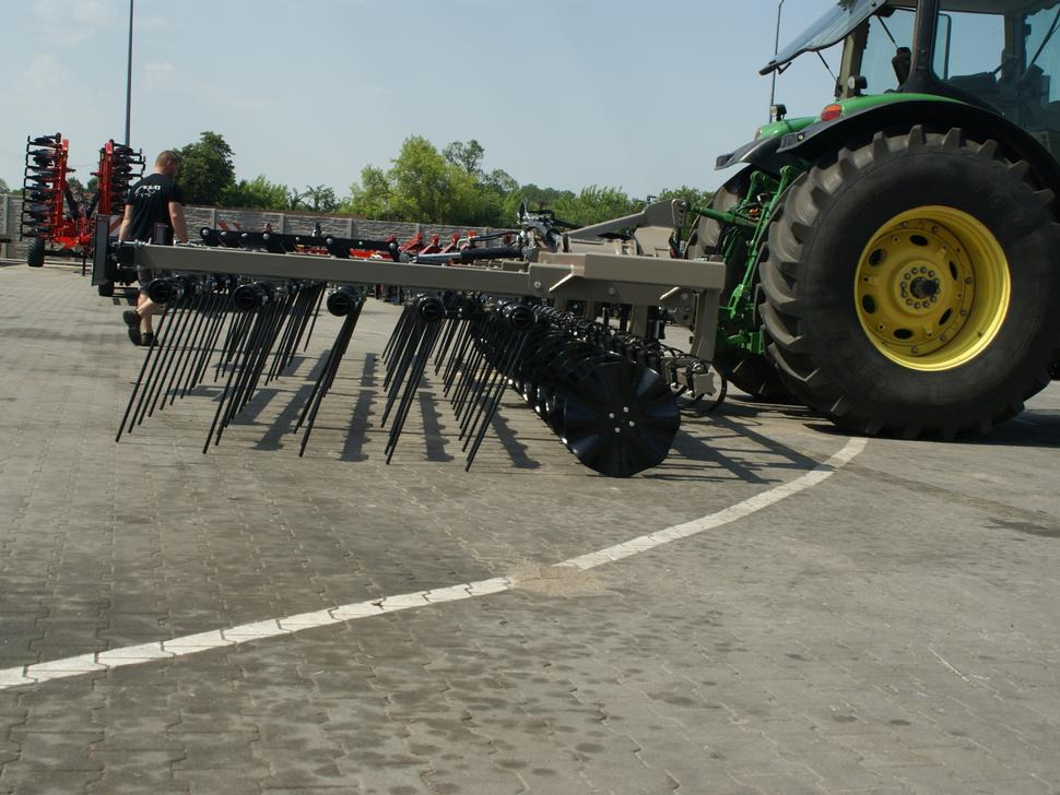 ROLEX Mulchegge / Mulch harrow / Herse de déchaumage / Erpice pacciamante / Борона для мульчирования / Brona mulczowa 7,5 m - Grada de púas: foto 2 ROLEX Mulchegge / Mulch harrow / Herse de déchaumage / Erpice pacciamante / Борона для мульчирования / Brona mulczowa 7,5 m - Grada de púas: foto 2