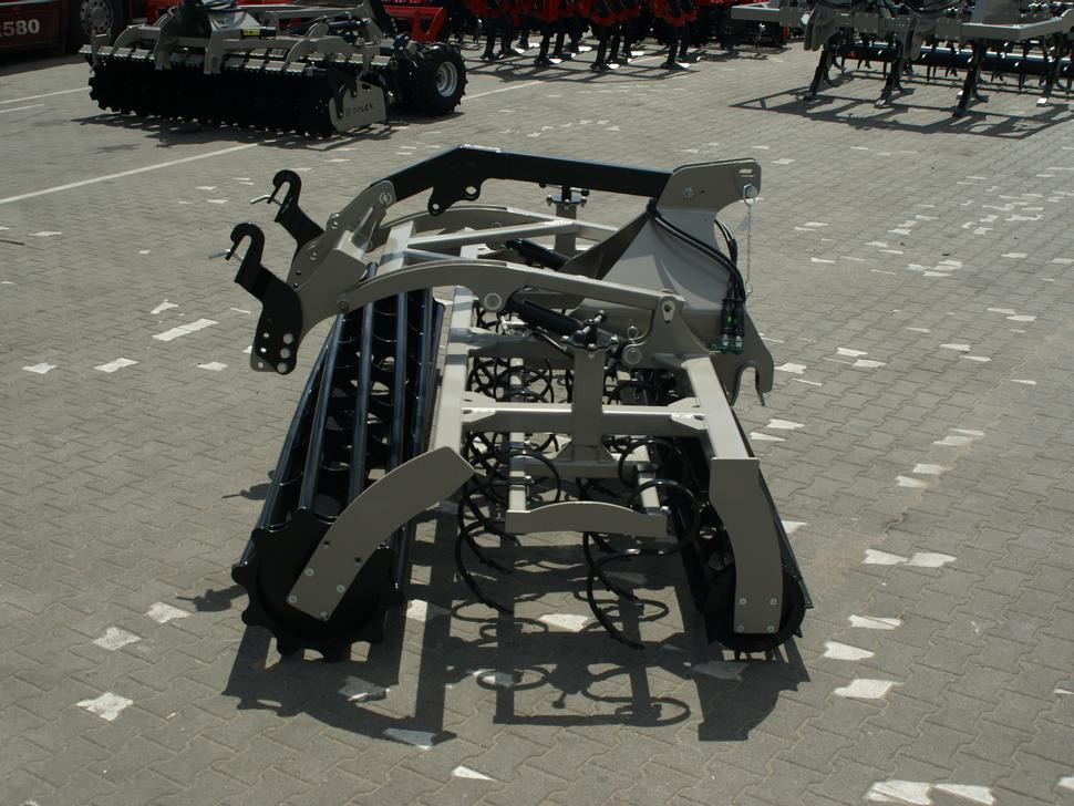 Combinado de siembra nuevo ROLEX Saatbettkombination / Cultivator / Vibroculteur combinable / Unita per coltivazione e semina / Почвообрабатывающий посевной агрегат / Agregat uprawowo-siewny 3 m: foto 7 Combinado de siembra nuevo ROLEX Saatbettkombination / Cultivator / Vibroculteur combinable / Unita per coltivazione e semina / Почвообрабатывающий посевной агрегат / Agregat uprawowo-siewny 3 m: foto 7