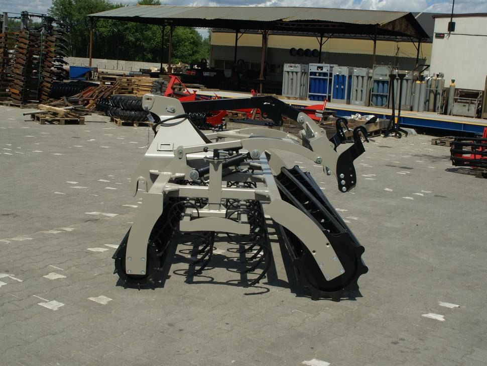 Combinado de siembra nuevo ROLEX Saatbettkombination / Cultivator / Vibroculteur combinable / Unita per coltivazione e semina / Почвообрабатывающий посевной агрегат / Agregat uprawowo-siewny 3 m: foto 16 Combinado de siembra nuevo ROLEX Saatbettkombination / Cultivator / Vibroculteur combinable / Unita per coltivazione e semina / Почвообрабатывающий посевной агрегат / Agregat uprawowo-siewny 3 m: foto 16