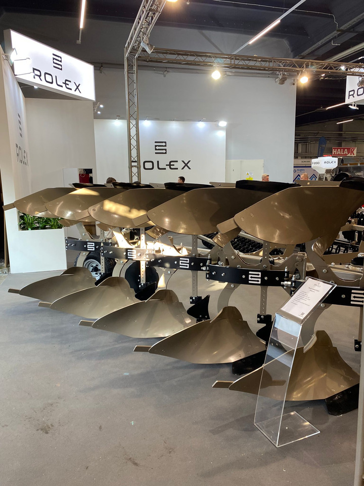 ROLEX Volldrehpflug / Rotary plough / Charrue réversible / Aratro reversibile / Оборотный плуг / Pług obrotowy 3+1 - Arado: foto 2 ROLEX Volldrehpflug / Rotary plough / Charrue réversible / Aratro reversibile / Оборотный плуг / Pług obrotowy 3+1 - Arado: foto 2