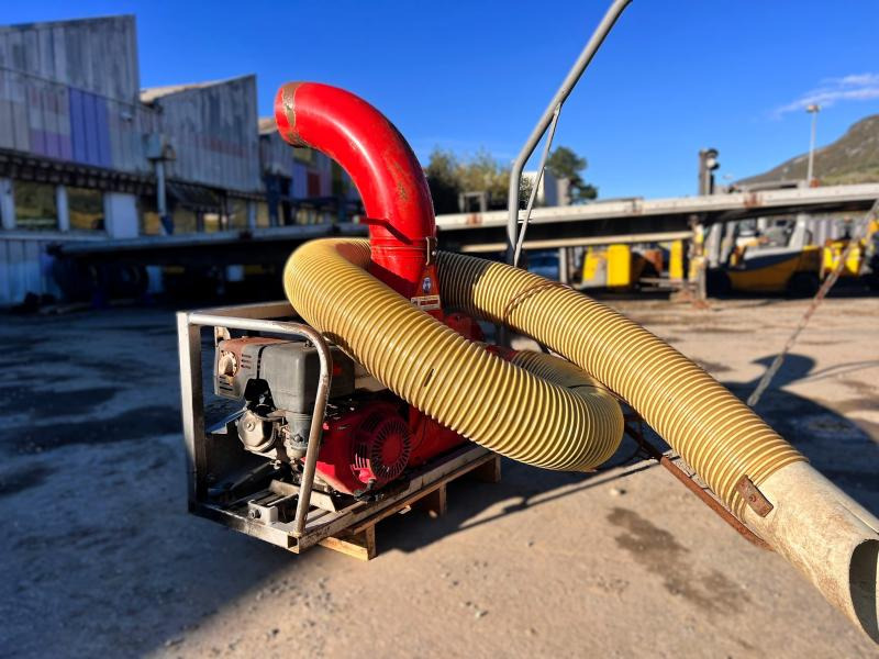 ASPIRATEUR A FEUILLE MOTORISÉ SUR BERCE (NET TVA) - Aspirador industrial: foto 4 ASPIRATEUR A FEUILLE MOTORISÉ SUR BERCE (NET TVA) - Aspirador industrial: foto 4