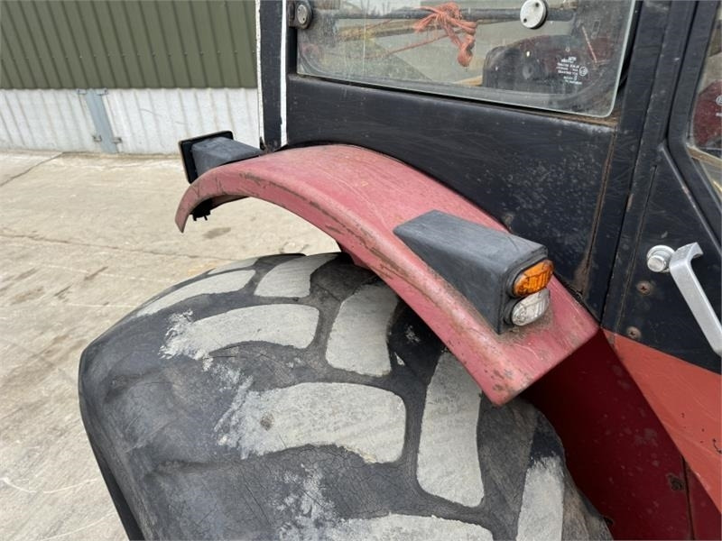 Tractor International 533 Tractor: foto 12 Tractor International 533 Tractor: foto 12