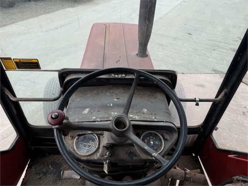 Tractor International 533 Tractor: foto 17 Tractor International 533 Tractor: foto 17