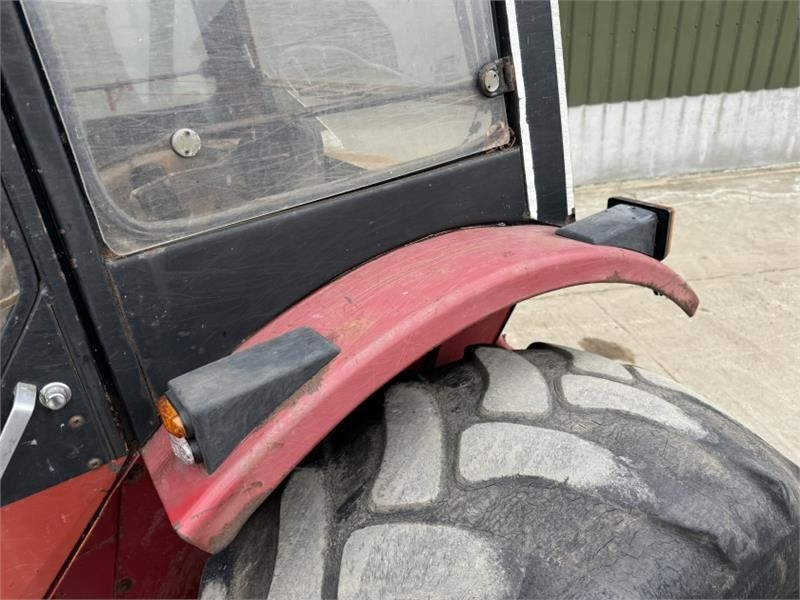 Tractor International 533 Tractor: foto 13 Tractor International 533 Tractor: foto 13