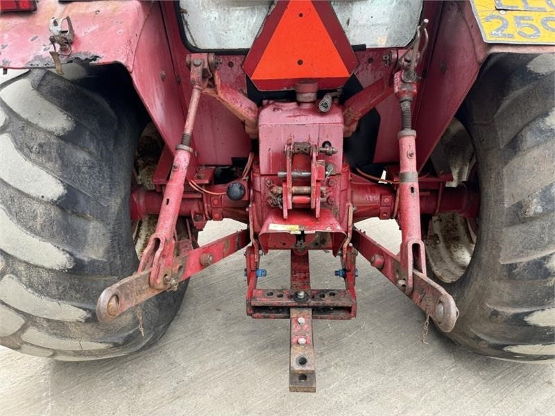 Tractor International 533 Tractor: foto 7 Tractor International 533 Tractor: foto 7