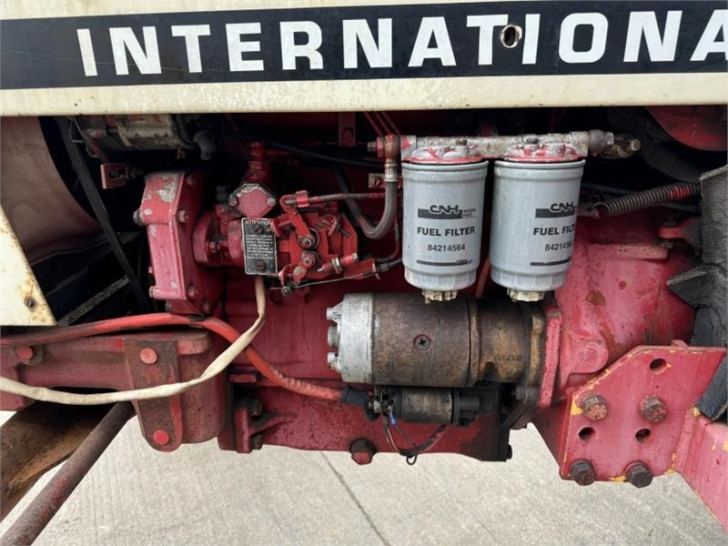 Tractor International 533 Tractor: foto 11 Tractor International 533 Tractor: foto 11