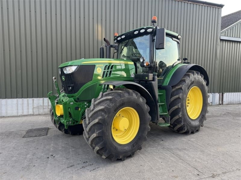 John Deere 6215R Command Pro **Ultimate Edition**Front PTO** - Tractor: foto 1 John Deere 6215R Command Pro **Ultimate Edition**Front PTO** - Tractor: foto 1