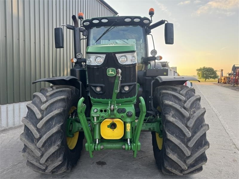 John Deere 6215R Command Pro **Ultimate Edition**Front PTO** - Tractor: foto 5 John Deere 6215R Command Pro **Ultimate Edition**Front PTO** - Tractor: foto 5