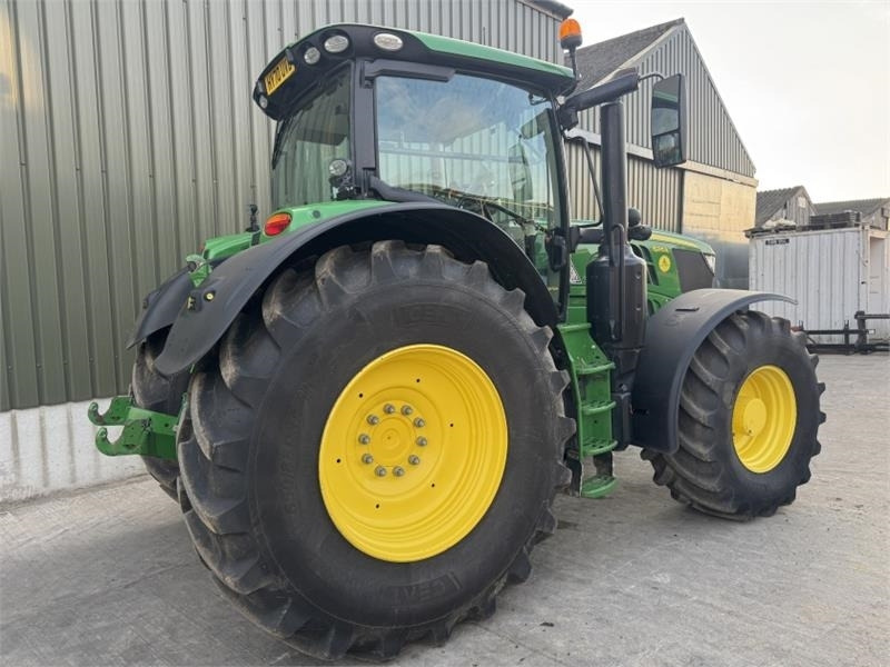 John Deere 6215R Command Pro **Ultimate Edition**Front PTO** - Tractor: foto 4 John Deere 6215R Command Pro **Ultimate Edition**Front PTO** - Tractor: foto 4