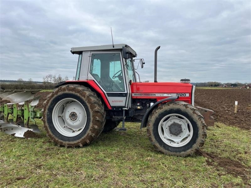Massey Ferguson 3120 Dynashift - Tractor: foto 4 Massey Ferguson 3120 Dynashift - Tractor: foto 4