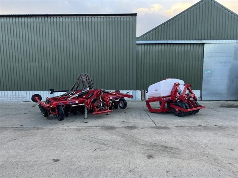 Sumo DD4 Seed Drill c/w Front Tank - Combinado de siembra: foto 1 Sumo DD4 Seed Drill c/w Front Tank - Combinado de siembra: foto 1
