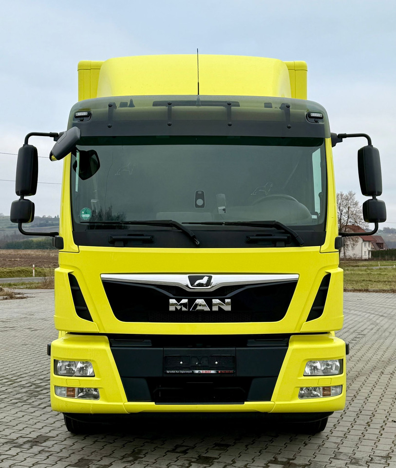 Camión isotérmico MAN TGM 15.250 / IZOTERMA / WINDA / 18 EUROPALET / ŁADOWNOŚĆ 7 615 KG / 150 TYŚ KM / AUTOMAT / JAK NOWY / 2020 ROK / KONTENER: foto 9 Camión isotérmico MAN TGM 15.250 / IZOTERMA / WINDA / 18 EUROPALET / ŁADOWNOŚĆ 7 615 KG / 150 TYŚ KM / AUTOMAT / JAK NOWY / 2020 ROK / KONTENER: foto 9