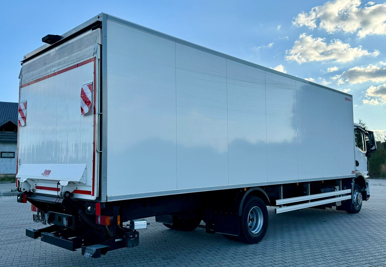 MAN TGM 15.290 / CHŁODNIA / WINDA / 8.3 M DŁUGOŚCI / 20 EUROPALET / THERMO KING / +30/-30 / AUTOMAT / 2021 ROK / SERWISOWANY - Camión frigorífico: foto 3 MAN TGM 15.290 / CHŁODNIA / WINDA / 8.3 M DŁUGOŚCI / 20 EUROPALET / THERMO KING / +30/-30 / AUTOMAT / 2021 ROK / SERWISOWANY - Camión frigorífico: foto 3