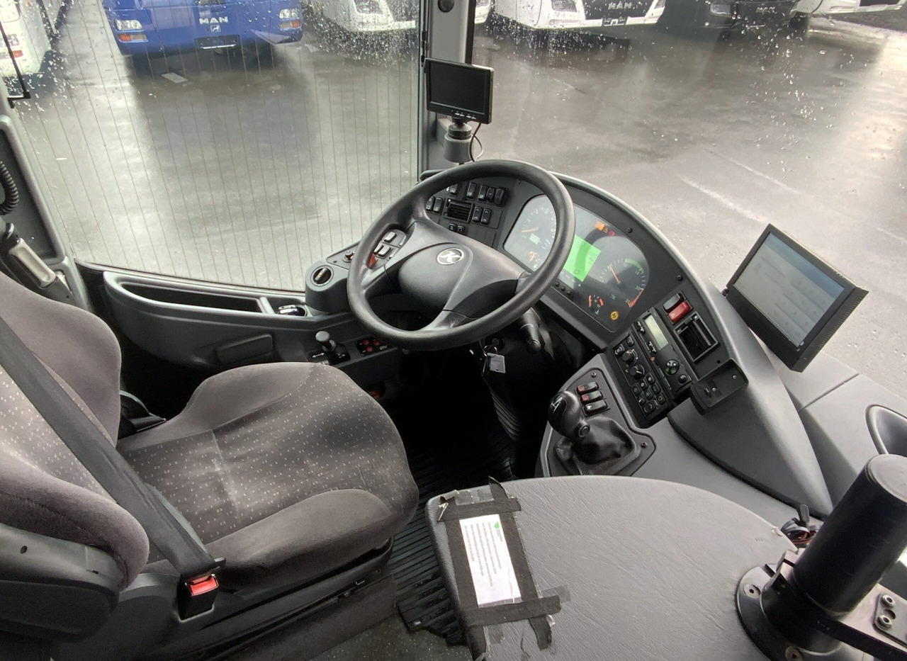 Foto del interior 1: Autobús suburbano Setra S 417 UL