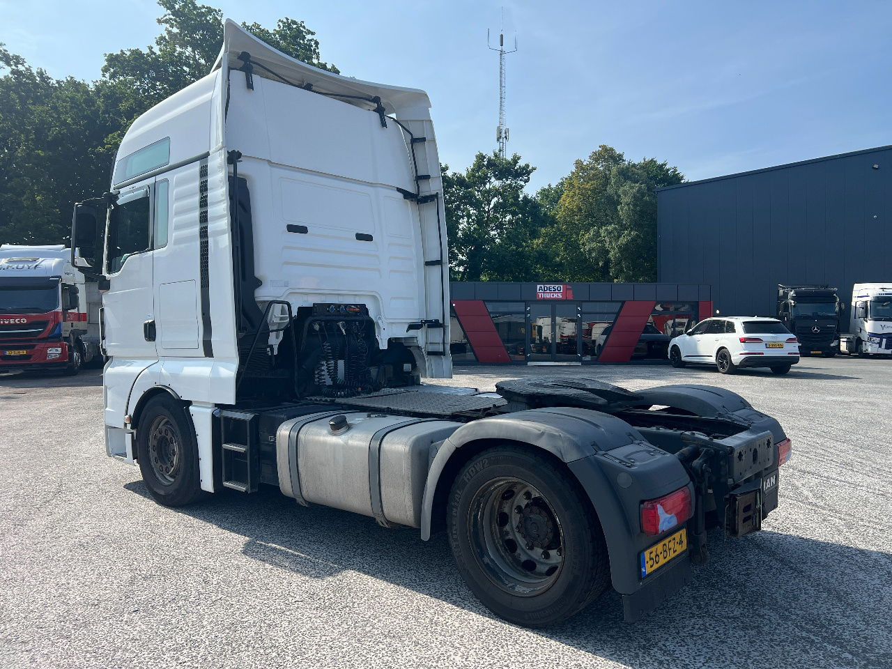 MAN TGX 18.440 XXL, LLS-U mega - Cabeza tractora: foto 4 MAN TGX 18.440 XXL, LLS-U mega - Cabeza tractora: foto 4