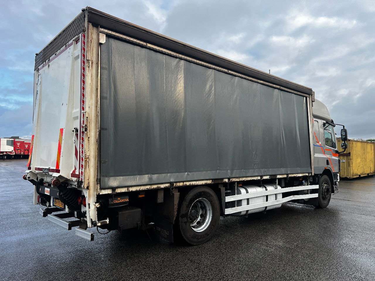 DAF CF 75.250 SC, Euro 5 - Camión lona: foto 3 DAF CF 75.250 SC, Euro 5 - Camión lona: foto 3