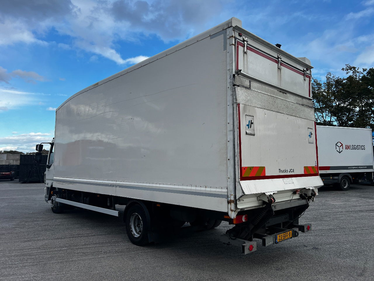 DAF LF 210 Euro 6, 12Ton - Camión caja cerrada: foto 4 DAF LF 210 Euro 6, 12Ton - Camión caja cerrada: foto 4