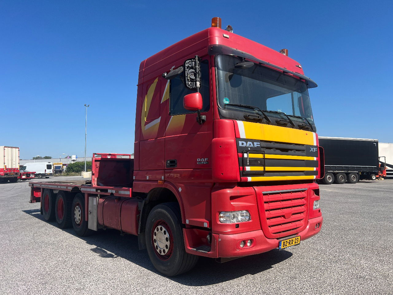 DAF XF 105.510 SC 8x2, Retarder - Camión caja abierta: foto 2 DAF XF 105.510 SC 8x2, Retarder - Camión caja abierta: foto 2