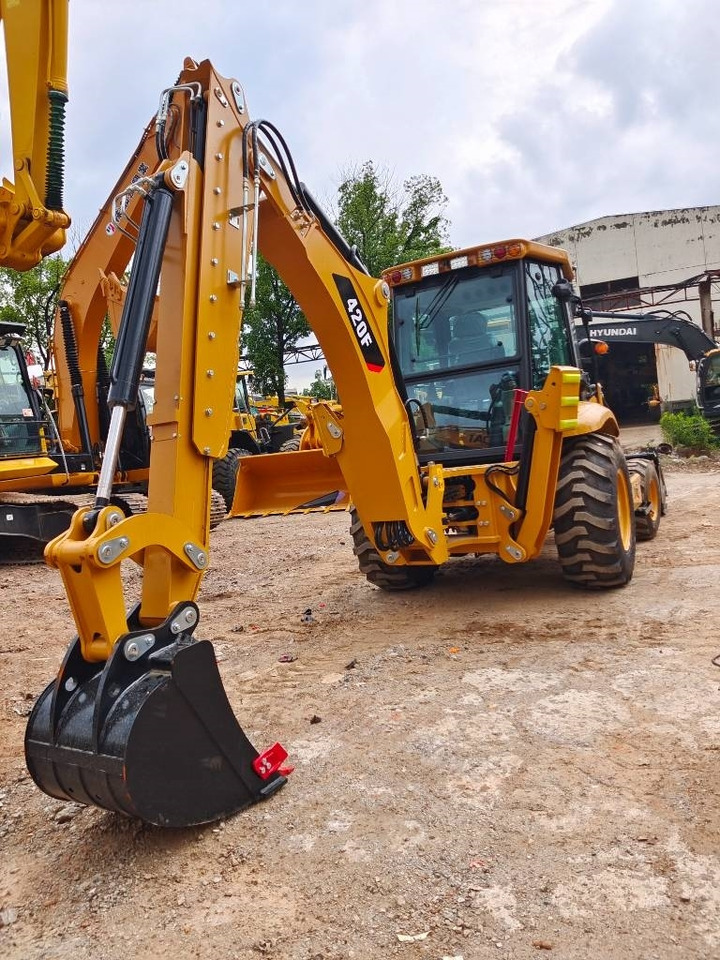 Leasing de  CAT 420 F CAT 420 F: foto 11