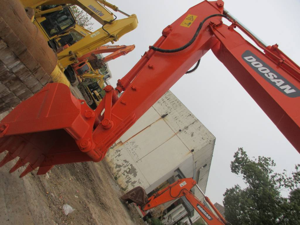 Doosan DH 150 LC-7 - Excavadora de ruedas: foto 2 Doosan DH 150 LC-7 - Excavadora de ruedas: foto 2
