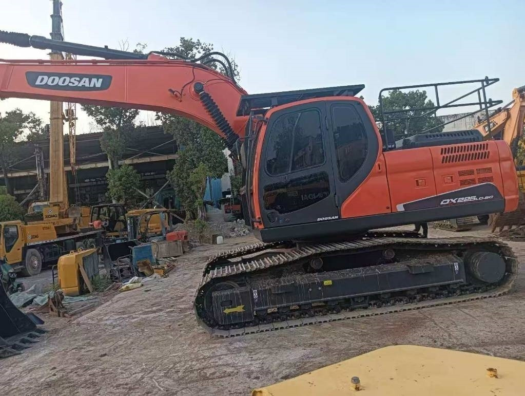 Doosan DX 225 - Cargadora de ruedas: foto 2 Doosan DX 225 - Cargadora de ruedas: foto 2