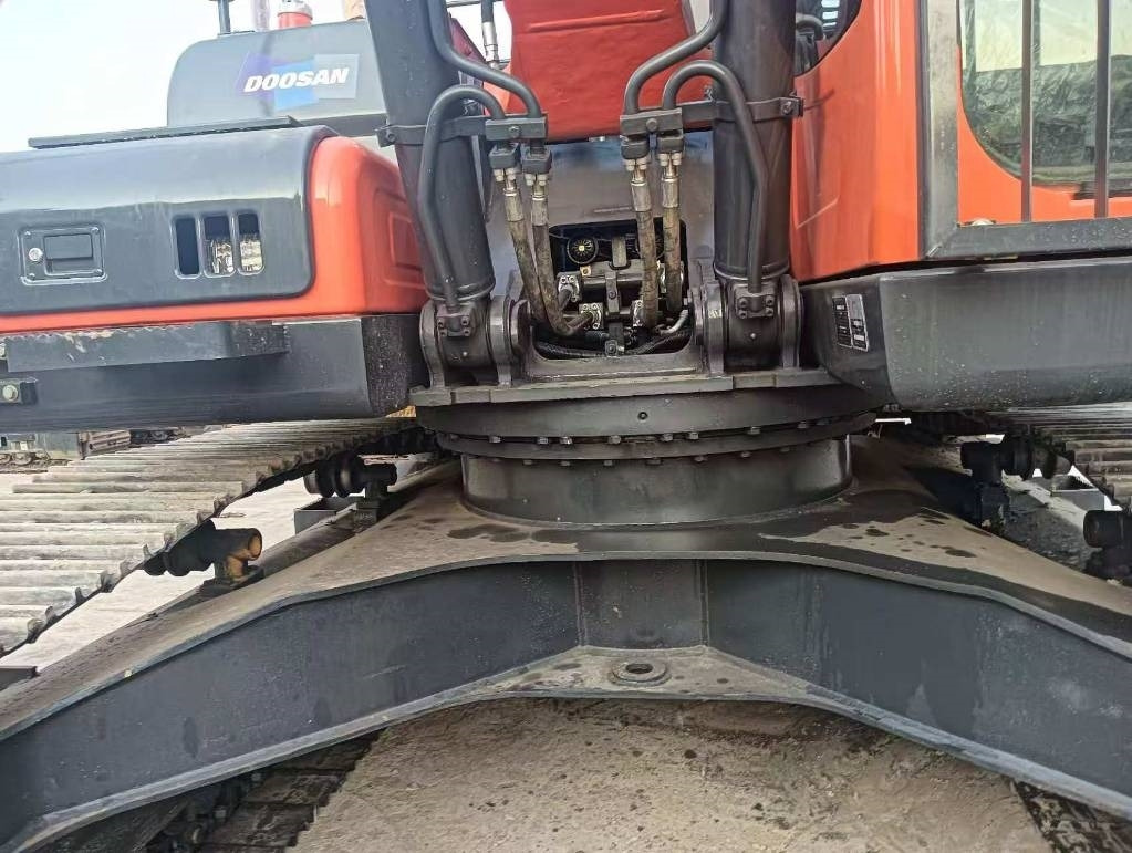 Doosan DX 225 LC-9C - Excavadora de cadenas: foto 2 Doosan DX 225 LC-9C - Excavadora de cadenas: foto 2