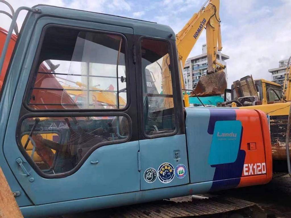Hitachi EX 120-3 - Excavadora de cadenas: foto 2 Hitachi EX 120-3 - Excavadora de cadenas: foto 2