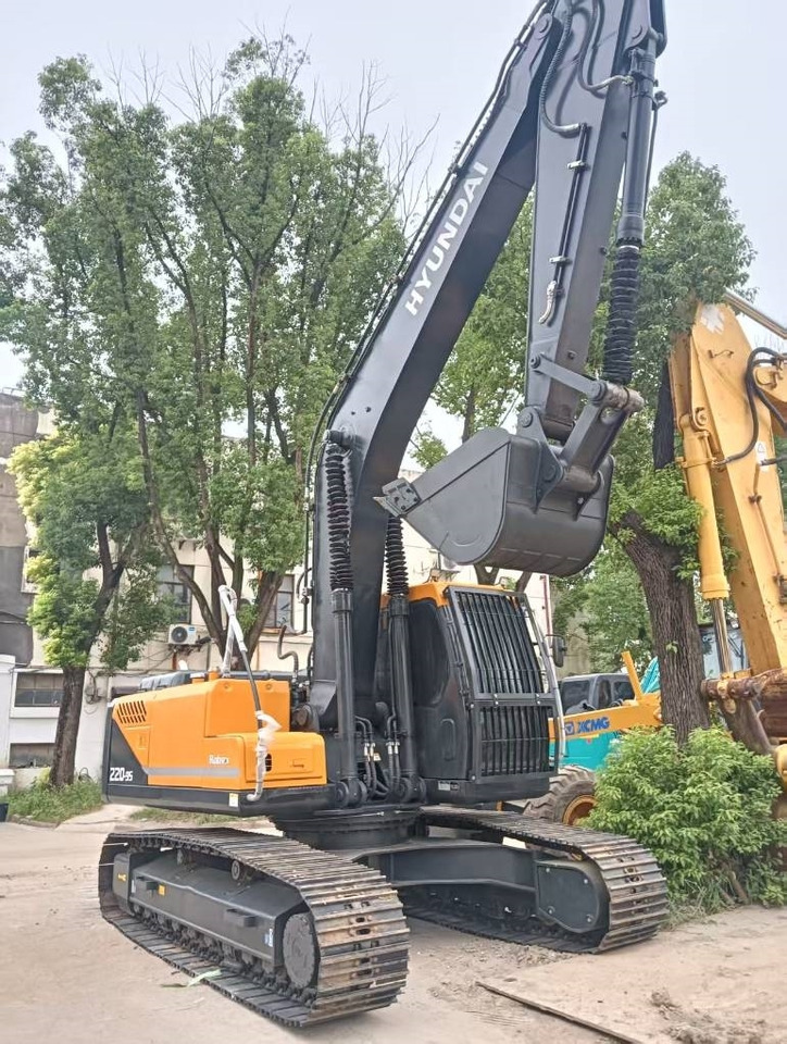 Hyundai 220LC -9S - Excavadora de cadenas: foto 3 Hyundai 220LC -9S - Excavadora de cadenas: foto 3
