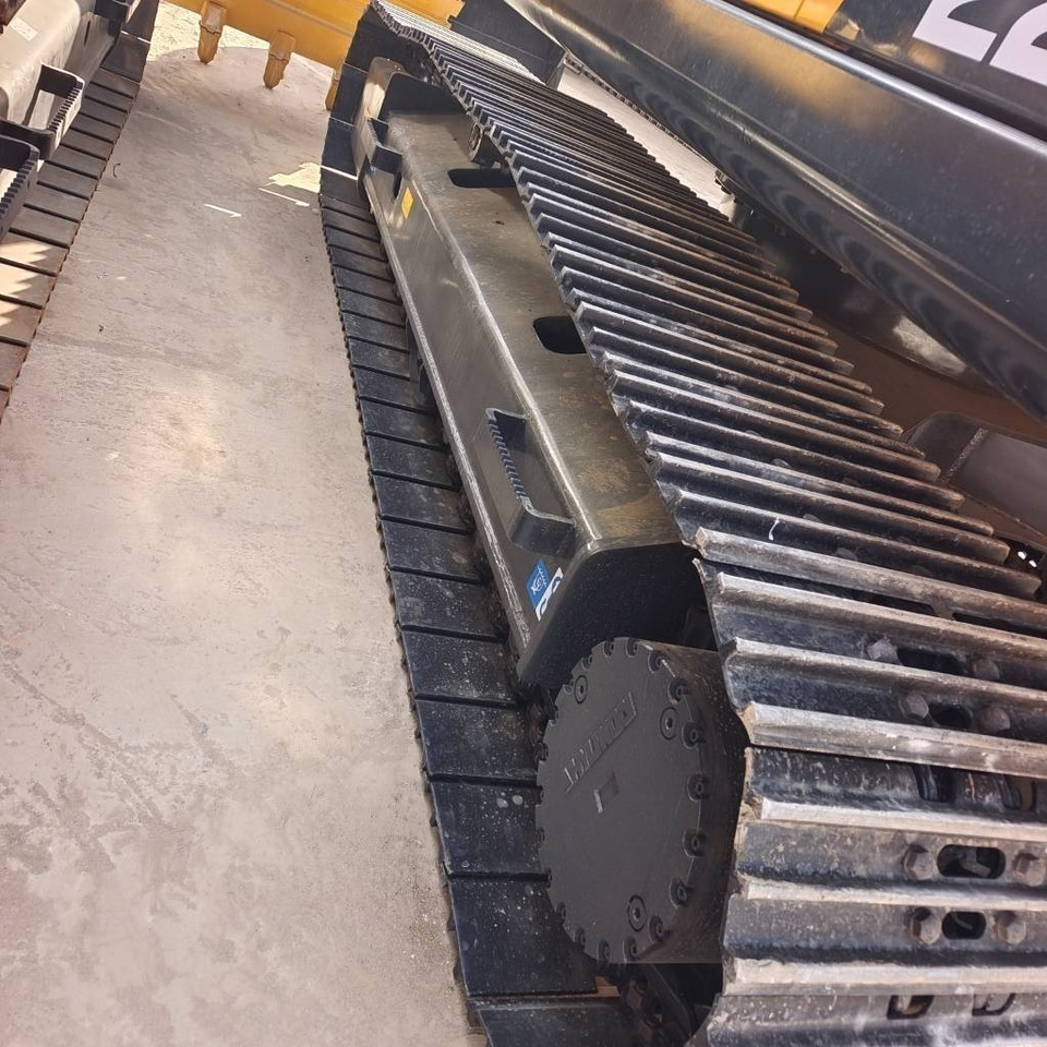 Hyundai 220LC-9T - Excavadora de cadenas: foto 3 Hyundai 220LC-9T - Excavadora de cadenas: foto 3