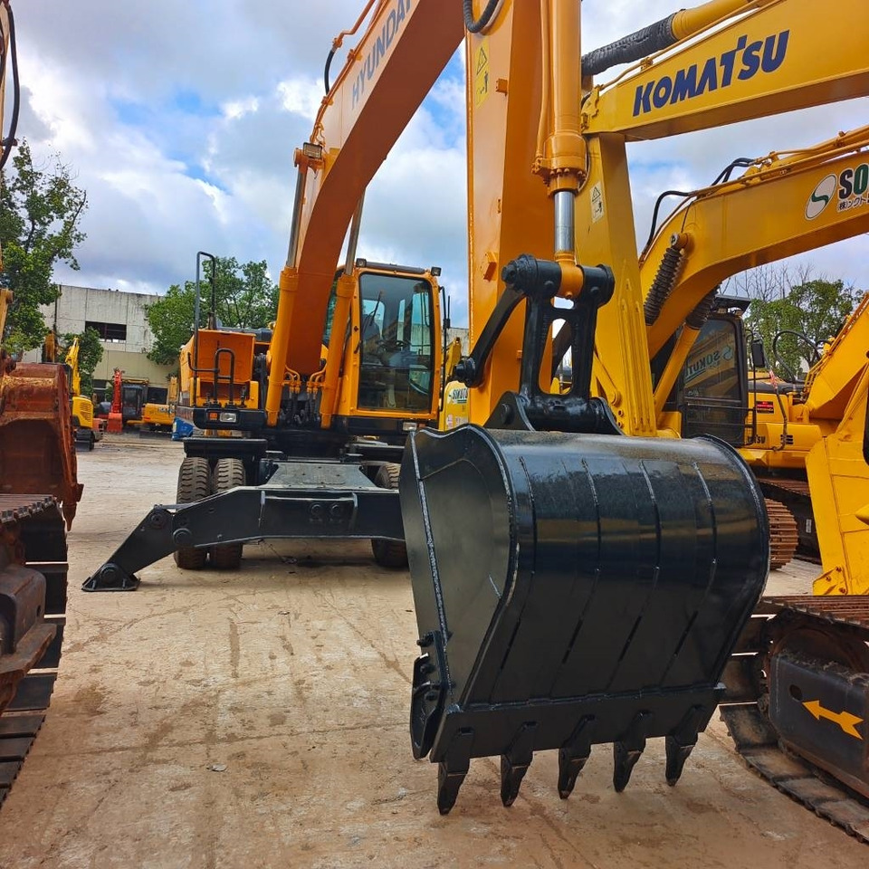 Hyundai HW 210 A - Excavadora de cadenas: foto 5 Hyundai HW 210 A - Excavadora de cadenas: foto 5