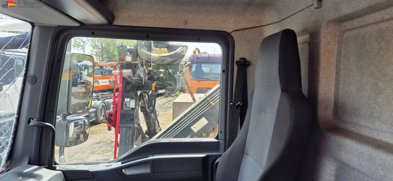 MAN TGL 8.150 4X2 BL Unfallschaden bedingt fahrbereit, Motor ok - Furgoneta: foto 3 MAN TGL 8.150 4X2 BL Unfallschaden bedingt fahrbereit, Motor ok - Furgoneta: foto 3