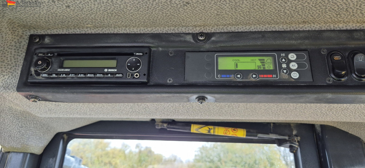 Komatsu WA 250 Zustand technisch ok, optisch 3-4 Unterlagen vorhanden - Cargadora de ruedas: foto 5 Komatsu WA 250 Zustand technisch ok, optisch 3-4 Unterlagen vorhanden - Cargadora de ruedas: foto 5