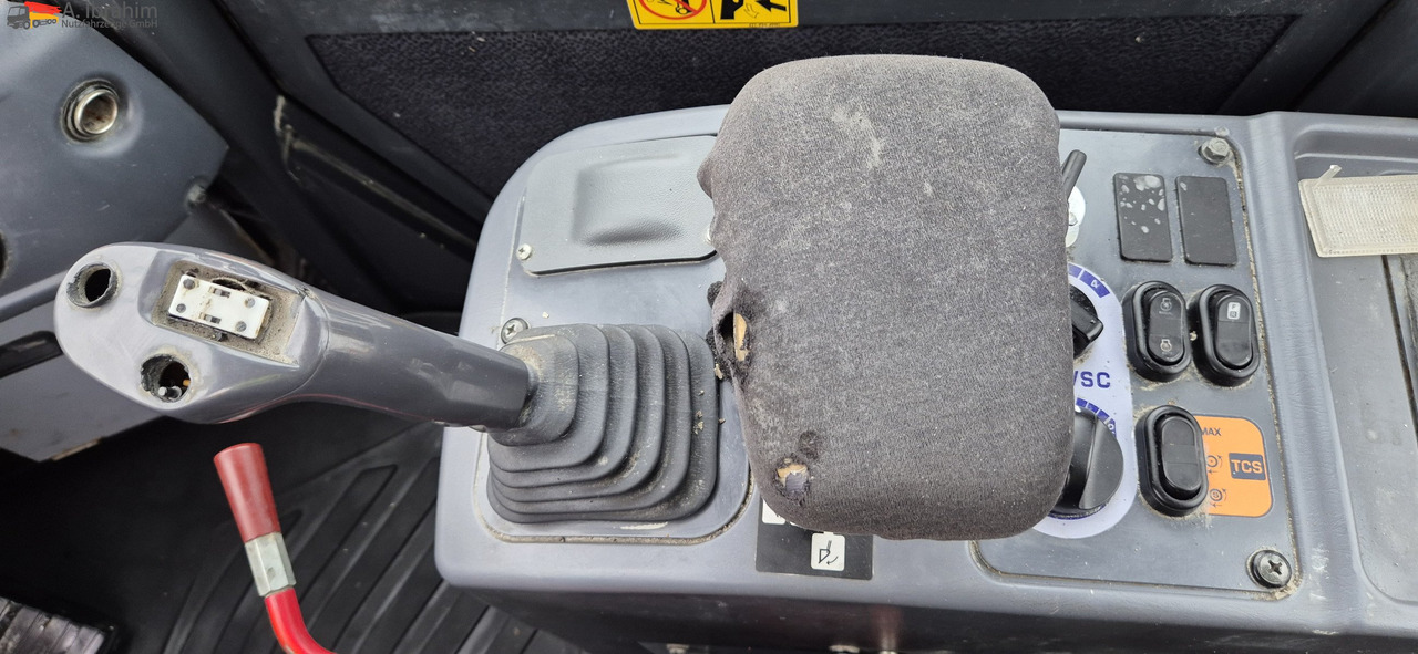 Komatsu WA 250 Zustand technisch ok, optisch 3-4 Unterlagen vorhanden - Cargadora de ruedas: foto 4 Komatsu WA 250 Zustand technisch ok, optisch 3-4 Unterlagen vorhanden - Cargadora de ruedas: foto 4