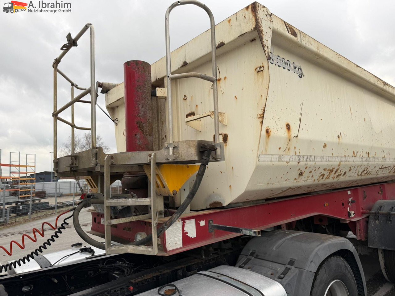 Langendorf SKS-HS 24/30 Hardox | Stahlmulde | 26m³ | Scheibenbremse | Lift-Achse - Semirremolque volquete: foto 3 Langendorf SKS-HS 24/30 Hardox | Stahlmulde | 26m³ | Scheibenbremse | Lift-Achse - Semirremolque volquete: foto 3