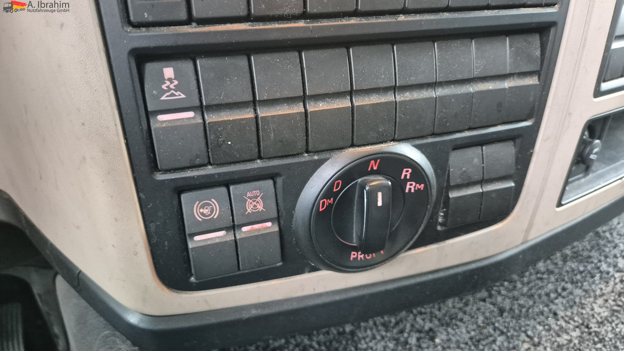 MAN 8.250 7,30 m Koffer, Navi, Topzustand - Furgoneta caja cerrada: foto 5 MAN 8.250 7,30 m Koffer, Navi, Topzustand - Furgoneta caja cerrada: foto 5