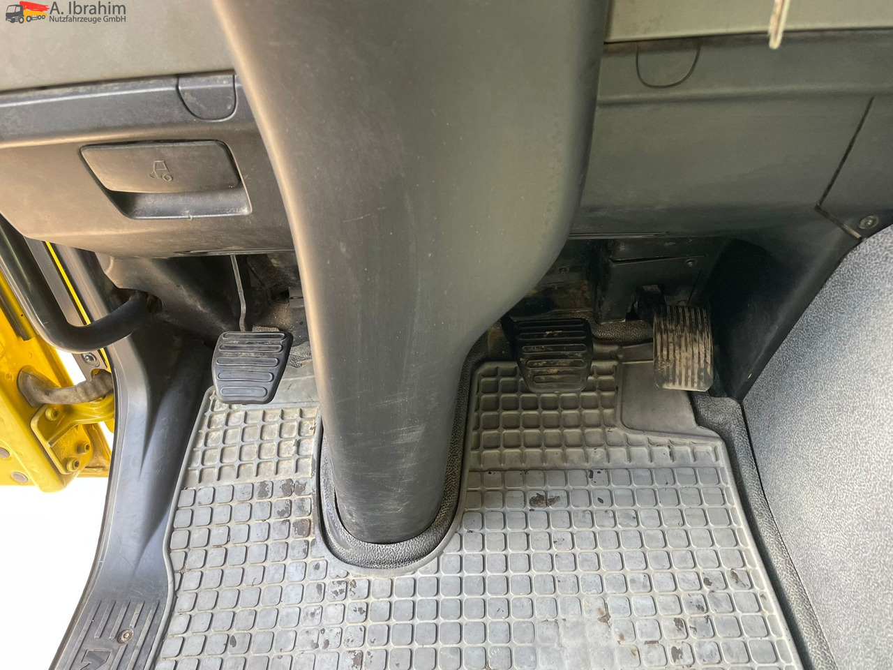 MAN TGS 26.480 Meiller 3 Seiten | 6x4 | Schalter | 3 Pedals | deutsches Fahrzeug - Camión volquete: foto 3 MAN TGS 26.480 Meiller 3 Seiten | 6x4 | Schalter | 3 Pedals | deutsches Fahrzeug - Camión volquete: foto 3