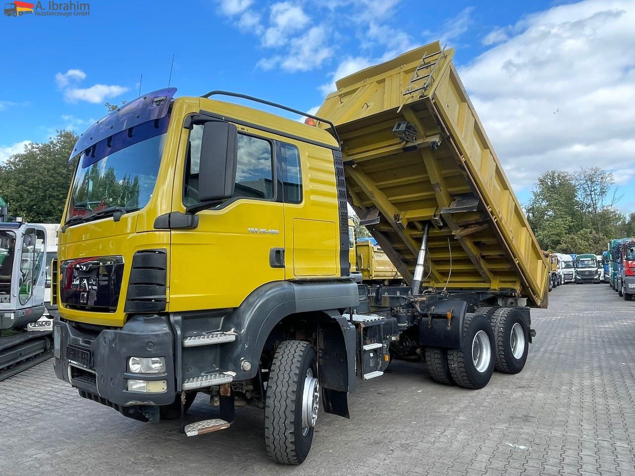 MAN TGS 26.480 Meiller 3 Seiten | 6x4 | Schalter | 3 Pedals | deutsches Fahrzeug - Camión volquete: foto 1 MAN TGS 26.480 Meiller 3 Seiten | 6x4 | Schalter | 3 Pedals | deutsches Fahrzeug - Camión volquete: foto 1