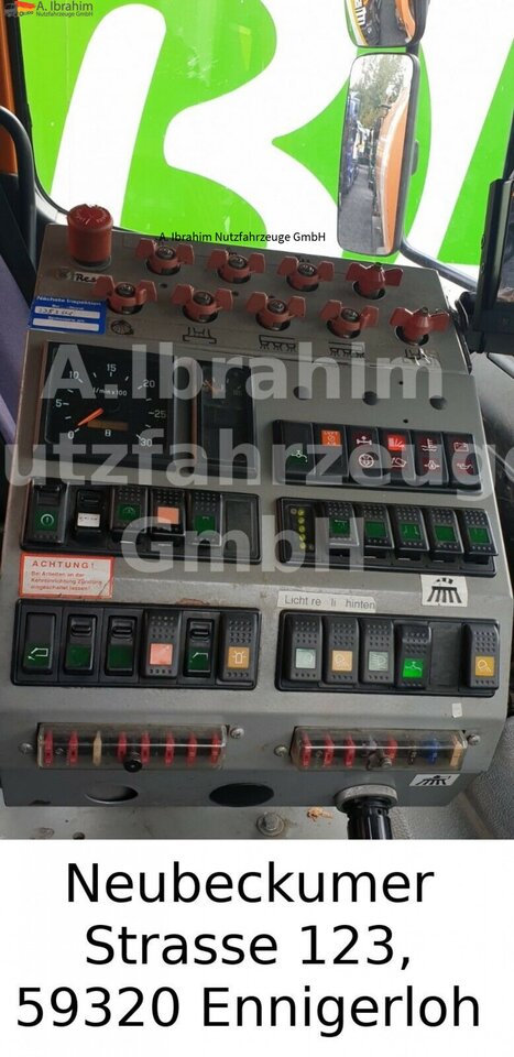 Barredora vial Mercedes-Benz 1823 DB 1823,Optifant 70, 3677 h Betriebsst., 2 Motors, 3 Pedals: foto 11 Barredora vial Mercedes-Benz 1823 DB 1823,Optifant 70, 3677 h Betriebsst., 2 Motors, 3 Pedals: foto 11